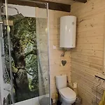 Large Home, Jacuzzi, Sauna, Salt Cave *