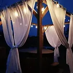 Large Home, Jacuzzi, Sauna, Salt Cave Feriehus