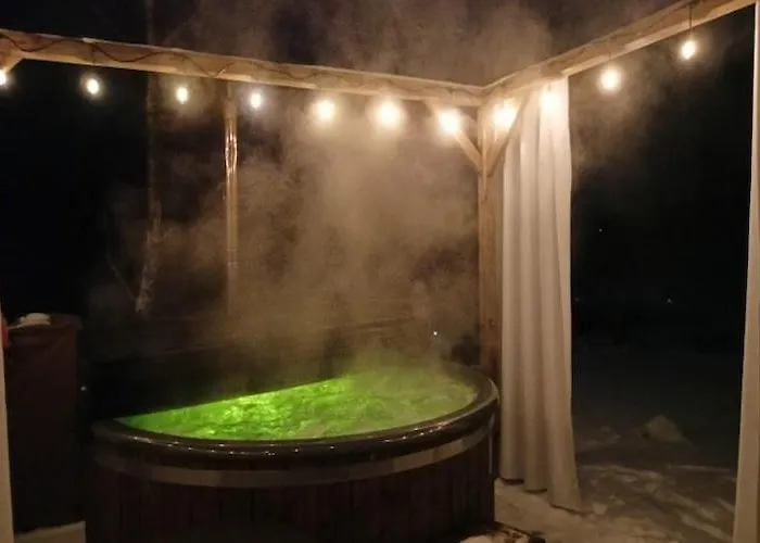 Large Home, Jacuzzi, Sauna, Salt Cave